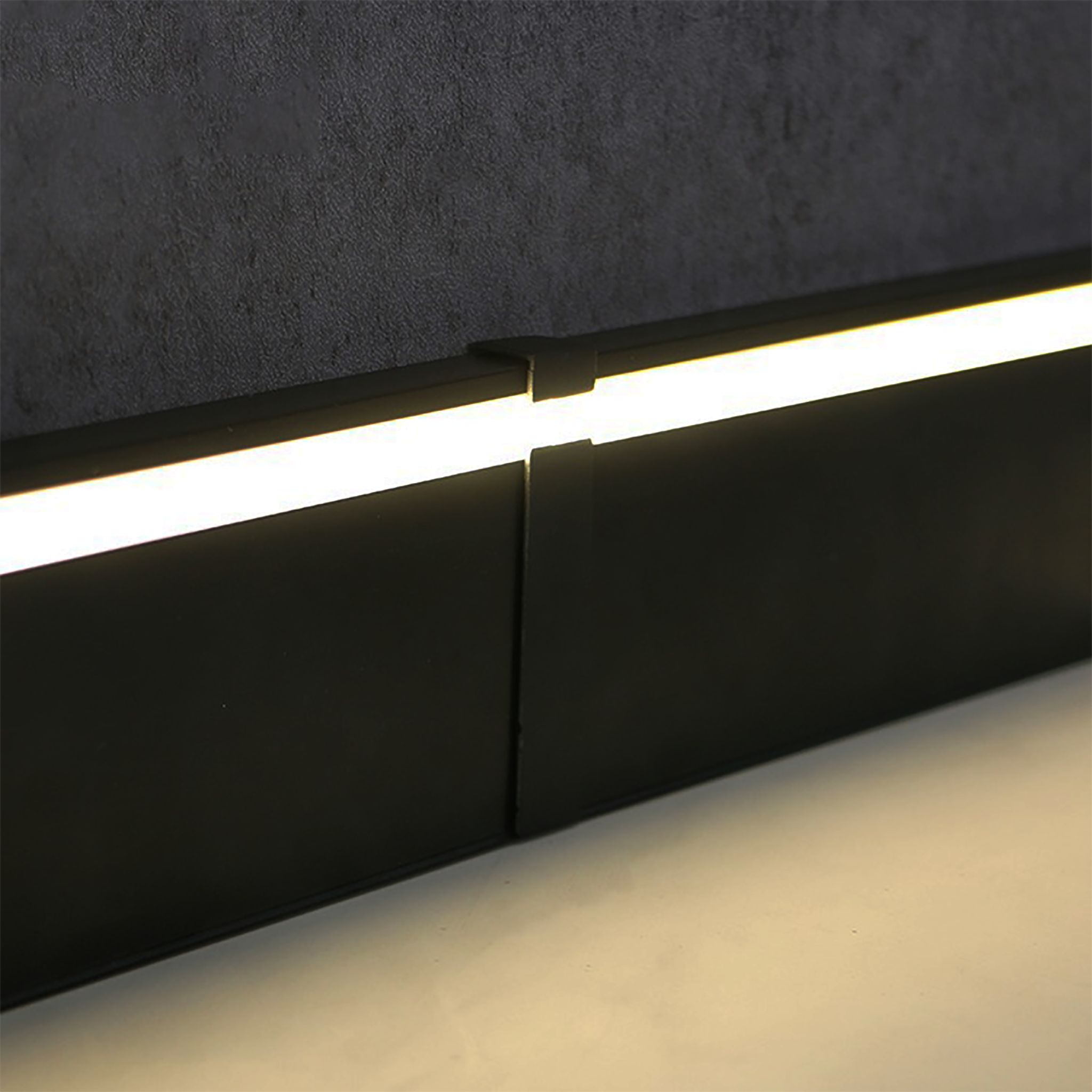 Плинтус алюминиевый напольный LED-78-80-2500 под подсветку, накладной, Черный матовый, 2 шт Купить оптом Плинтус алюминиевый напольный LED-78-80-2500 под подсветку, накладной, Черный матовый, 2 шт — изображение 5