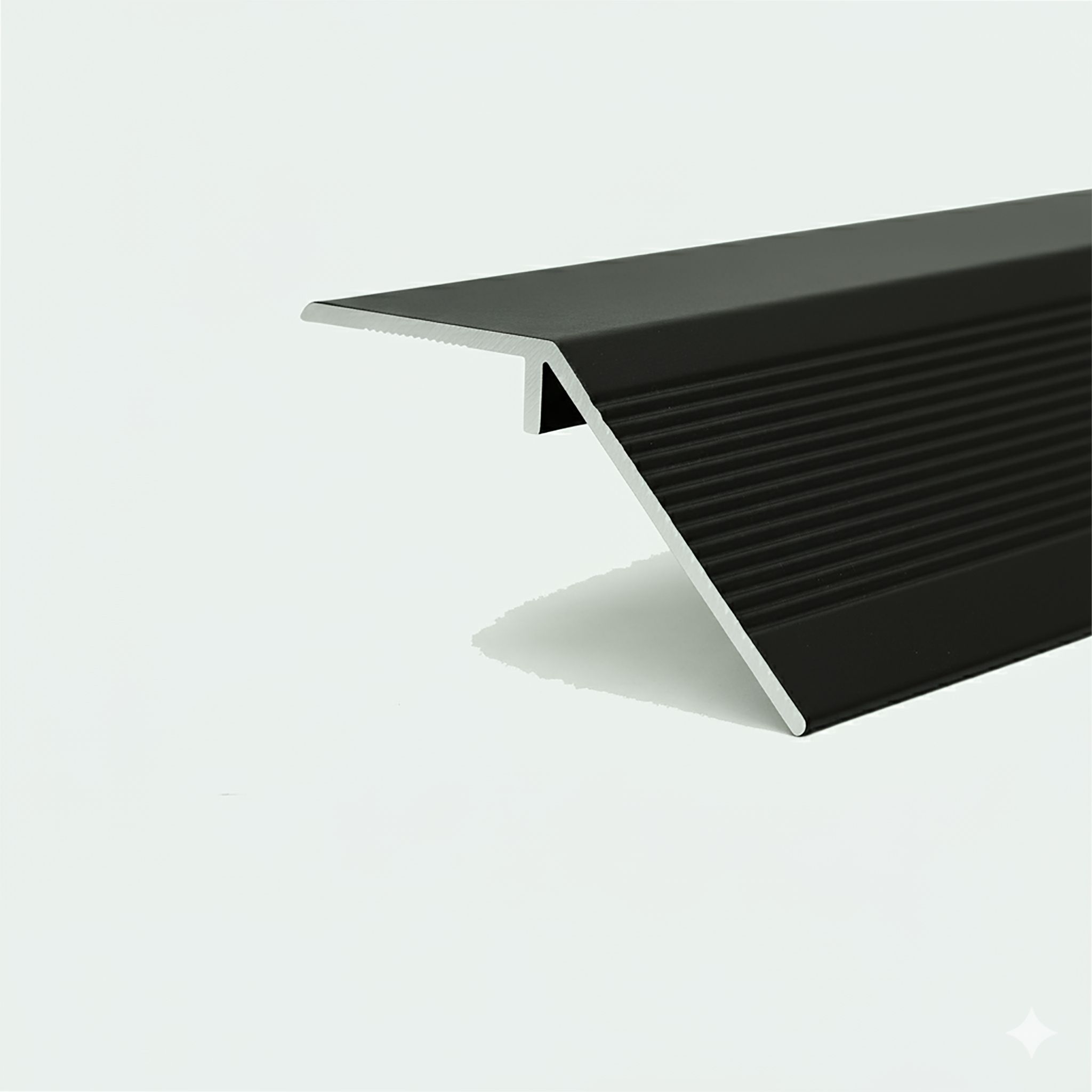 Порог разноуровневый, 60 x 1000 мм, перепад 30 мм, Чёрный матовый, 1 шт Купить оптом Порог разноуровневый, 60 x 1000 мм, перепад 30 мм, Чёрный матовый, 1 шт — изображение 3