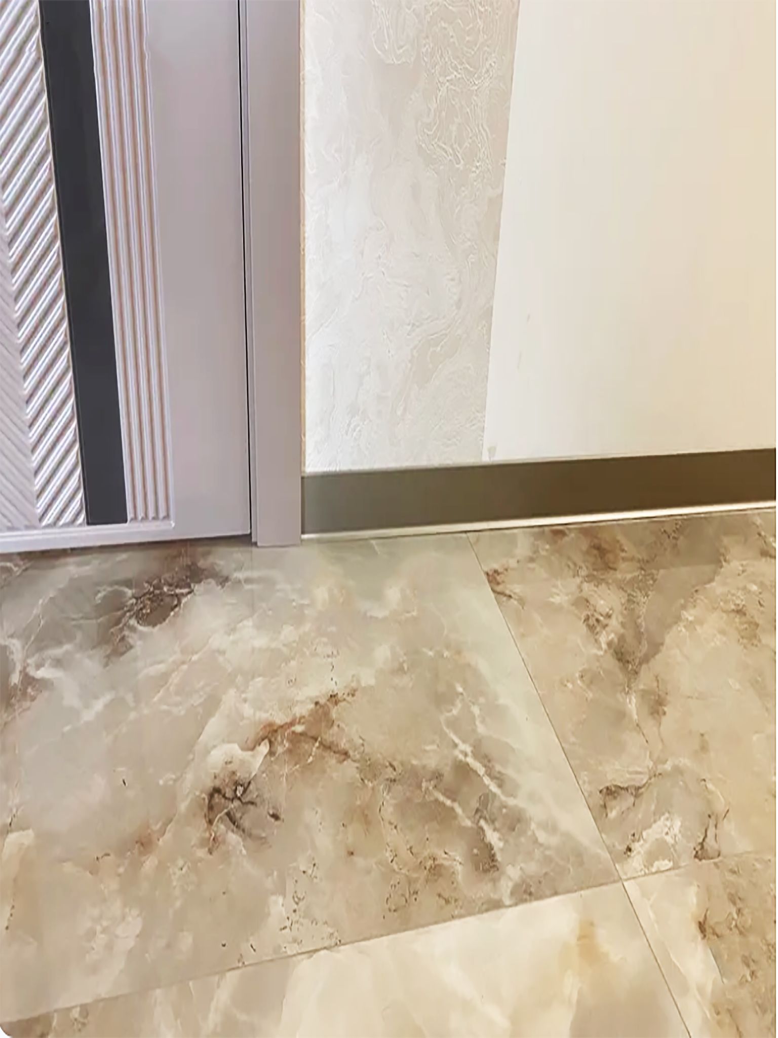 Плинтус напольный L -образный, высота 80 мм, длина 300 см, Шампань матовый ,1 шт Купить оптом Плинтус напольный L -образный, высота 80 мм, длина 300 см, Шампань матовый ,1 шт — изображение 4