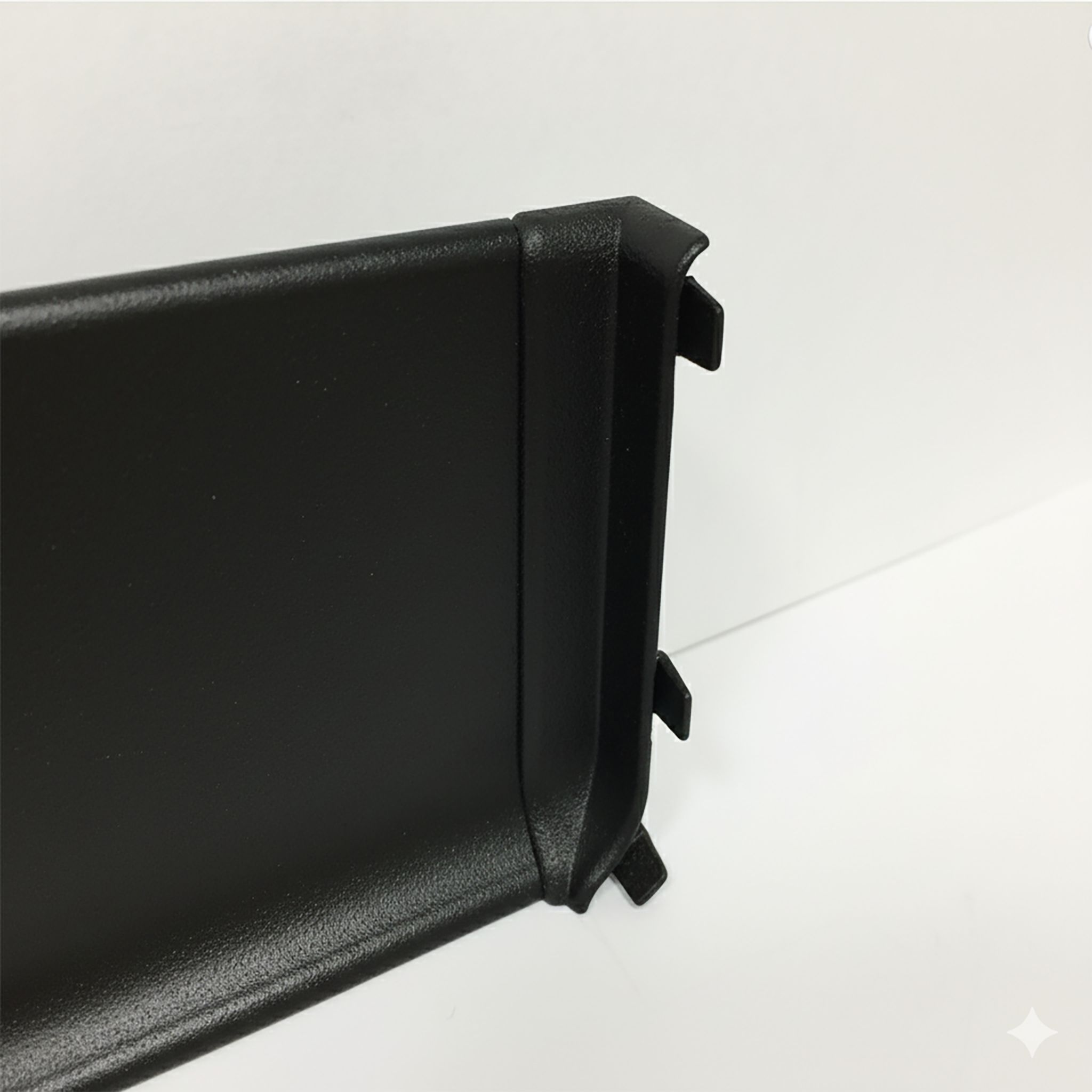 Плинтус напольный алюминиевый L-образный, высота 40 мм, длина 300см, Черный муар, 1 шт Купить оптом Плинтус напольный алюминиевый L-образный, высота 40 мм, длина 300см, Черный муар, 1 шт — изображение 4