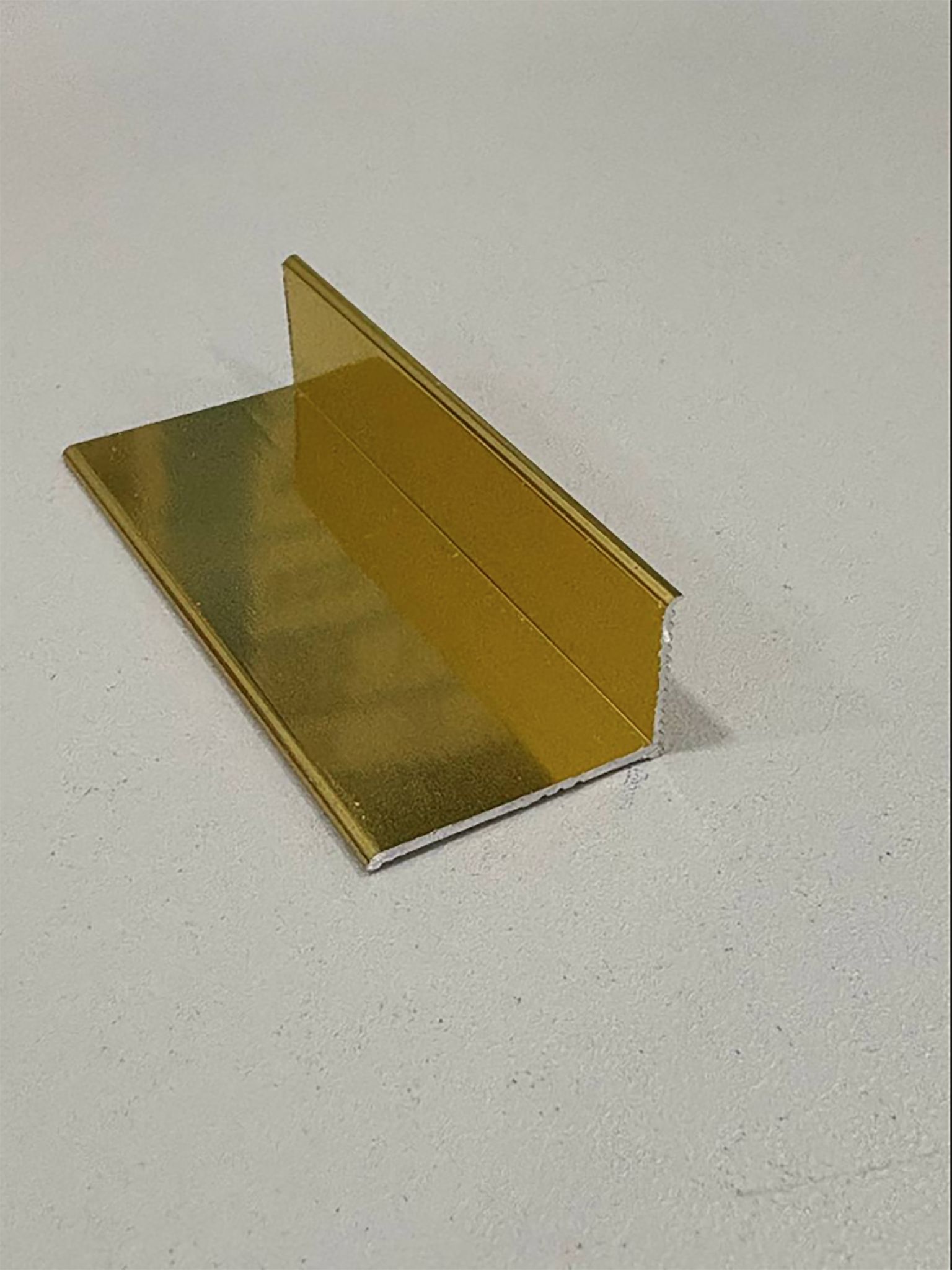 Плинтус напольный, угол внутренний, 20 х 12 мм, 270 см, Золото глянец, 1 шт Купить оптом Плинтус напольный, угол внутренний, 20 х 12 мм, 270 см, Золото глянец, 1 шт — изображение 6