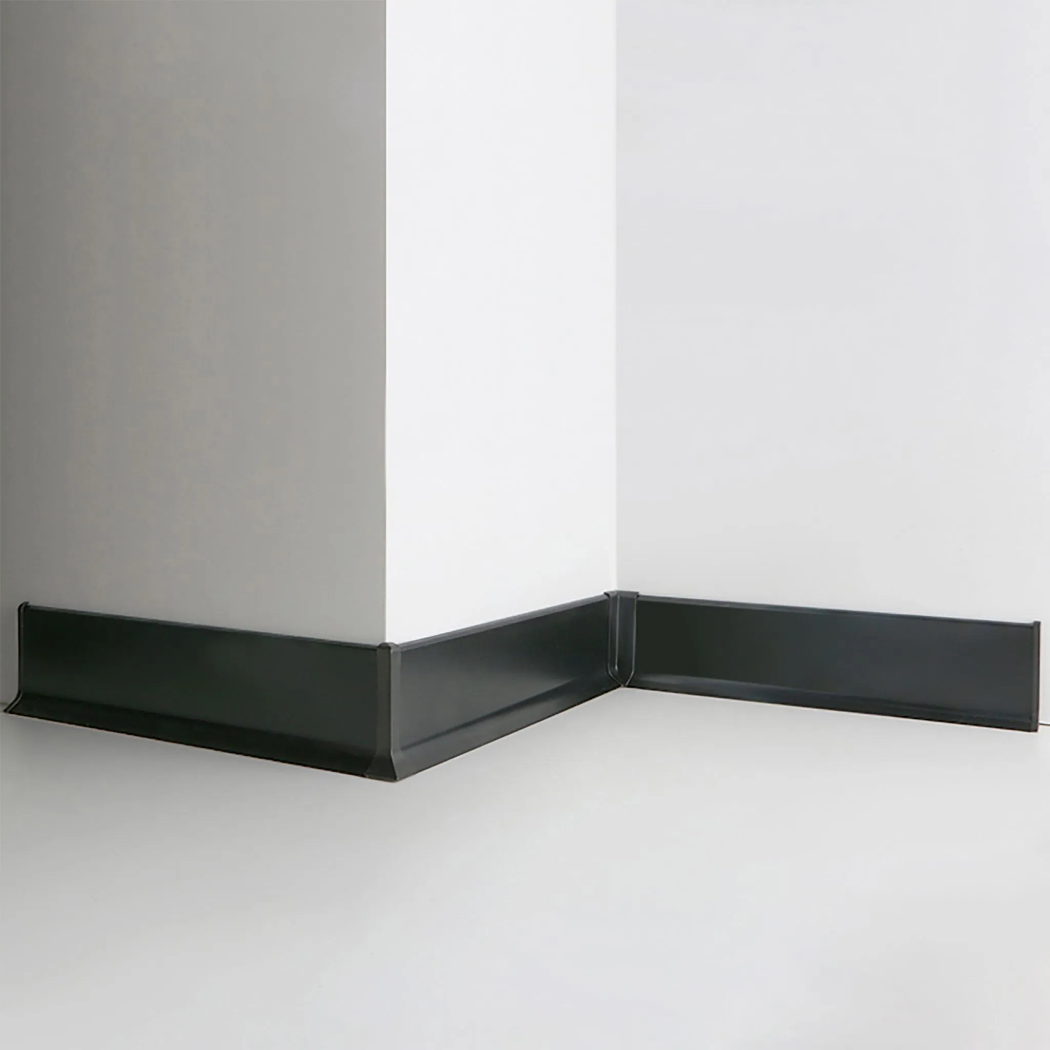 Плинтус напольный алюминиевый SSZ-60-2500, с крепежом, Черный матовый, 1 шт Купить оптом Плинтус напольный алюминиевый SSZ-60-2500, с крепежом, Черный матовый, 1 шт — изображение 9