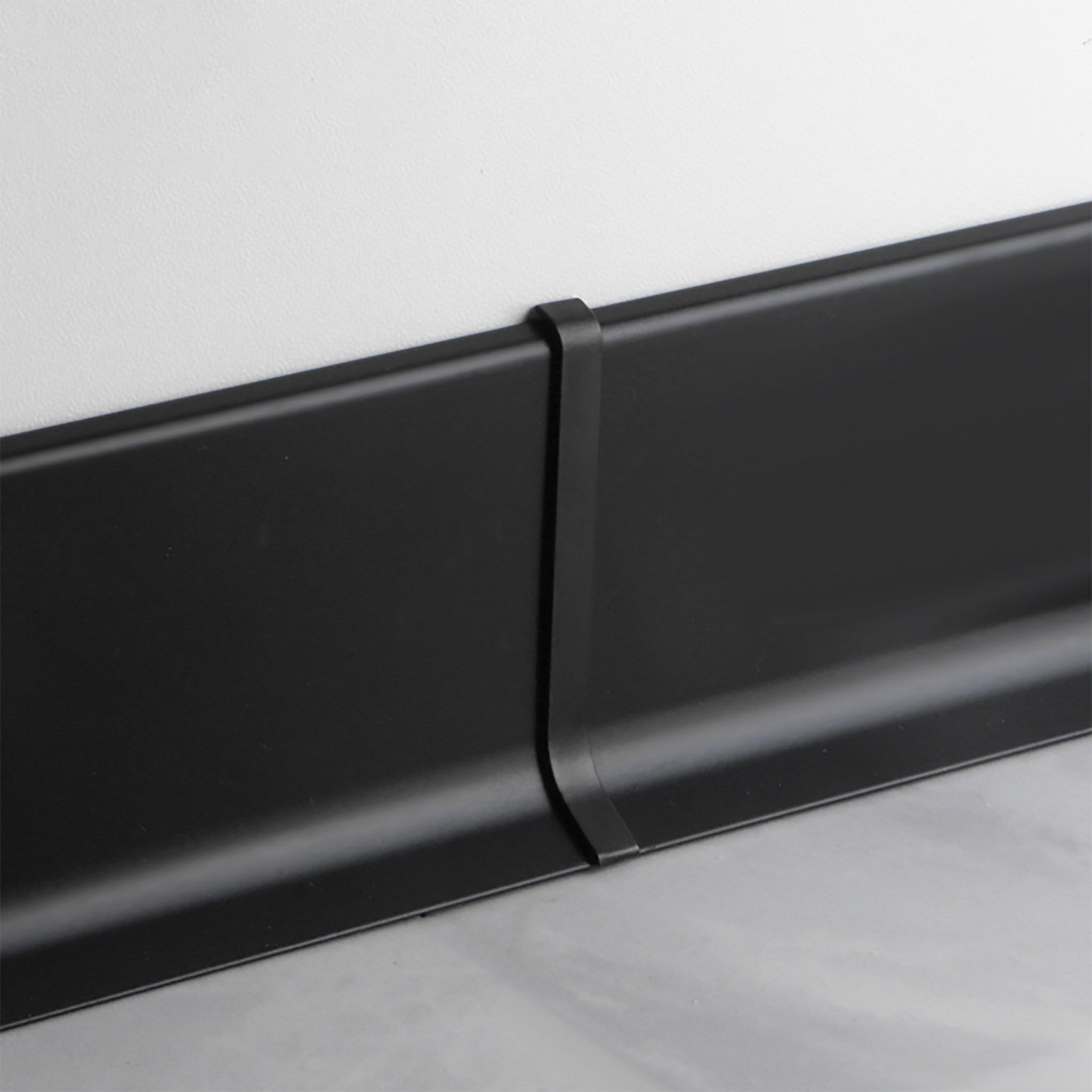 Соединение для алюминиевого плинтуса SSZ-60-2500, Черный матовый, 2 шт Купить оптом Соединение для алюминиевого плинтуса SSZ-60-2500, Черный матовый, 2 шт — изображение 5