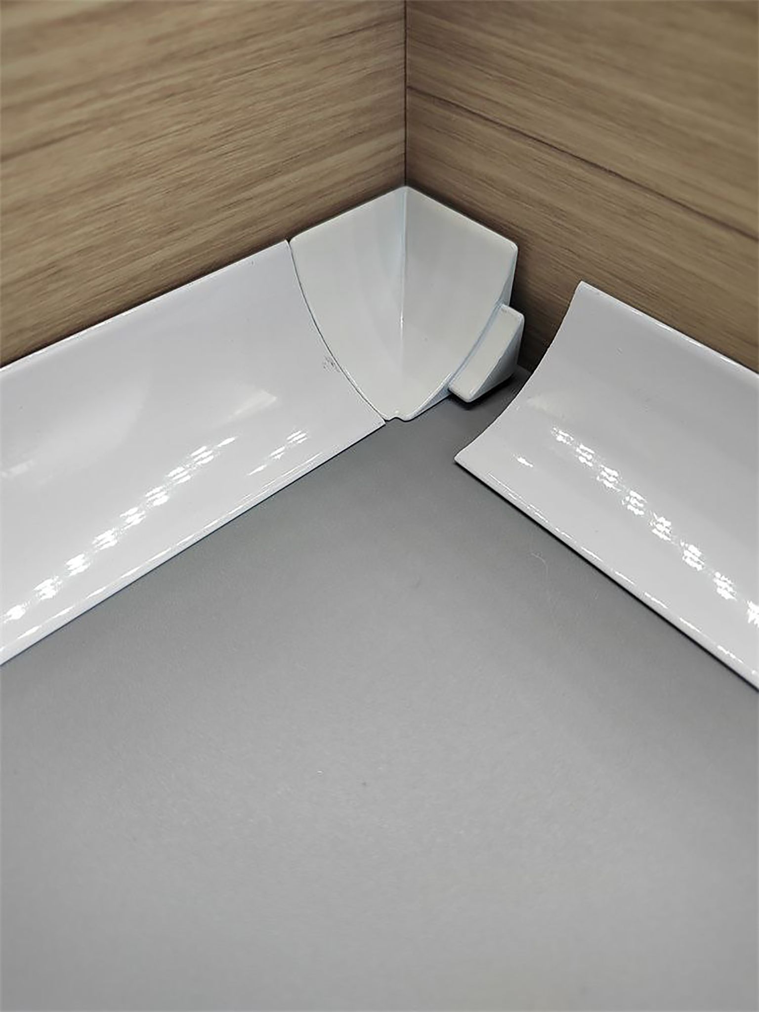 Соединитель для L-образного плинтуса, для пола и столешниц, высота 17 мм, Белый матовый, 2 шт Купить оптом Соединитель для L-образного плинтуса, для пола и столешниц, высота 17 мм, Белый матовый, 2 шт — изображение 4